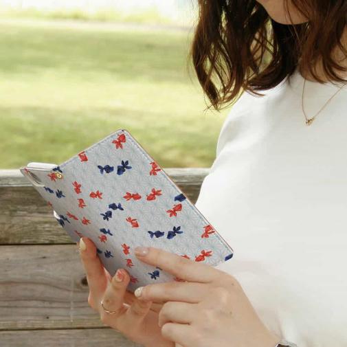 【手帳型】泳ぐ金魚