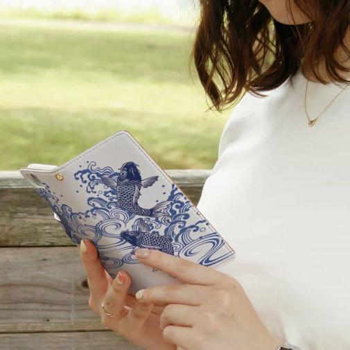 【手帳型】タトゥー風昇り鯉　ブルー&ホワイト