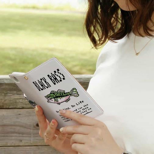 【手帳型】【釣りざんまい】ドット絵のブラックバス カラフルホワイト