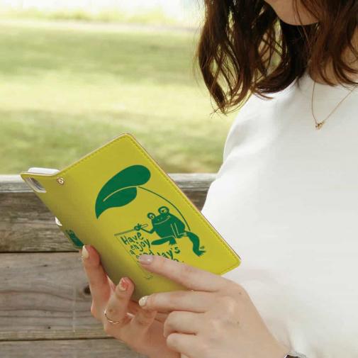 【手帳型】【釣りざんまい】カエルが釣りをするでケロ_カラフルイエロー