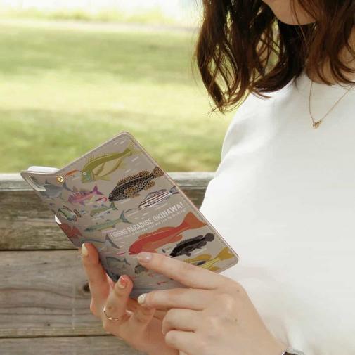 【手帳型】【FISH MAN】FISHING PARADAISE OKINAWA! ブラウン