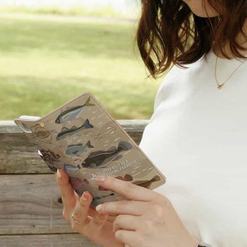 【手帳型】【FISH MAN】テトラ帯は釣り天国！ ブラウン