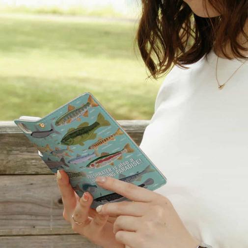 【手帳型】【FISH MAN】フィッシングパラダイス「フレッシュウォーター編」ブルー