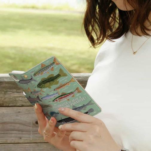 【手帳型】【FISH MAN】フィッシングパラダイス「フレッシュウォーター編」グリーン