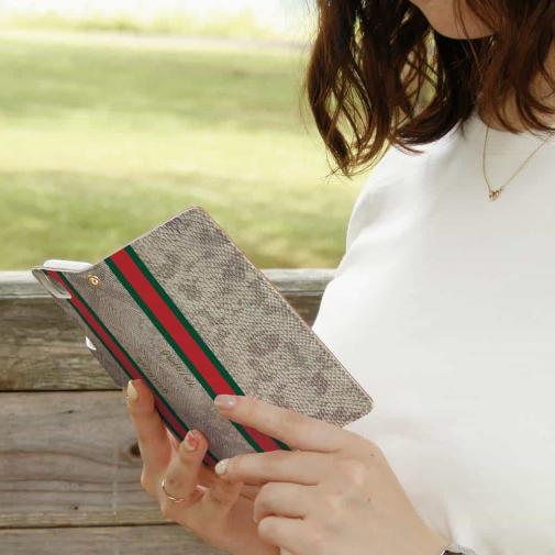 【Genuine】【手帳型】蛇柄 ベージュ 縦ライン 縁担ぎ