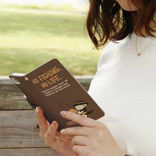 【手帳型】【釣りざんまい】ウトウトアングラー_ブラウン