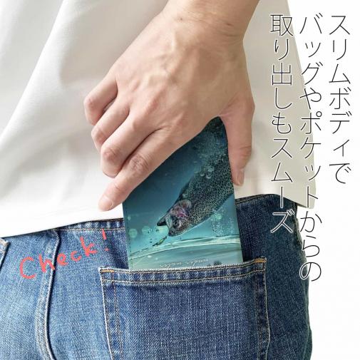 【手帳型ベルトなし】【Stick Case】クローズアップ!　水中でニジマスが掛かった瞬間!