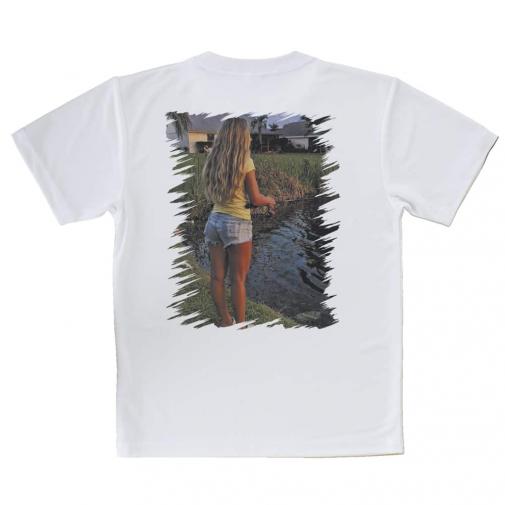【Tシャツ】ルアーフィッシングを楽しむ女性