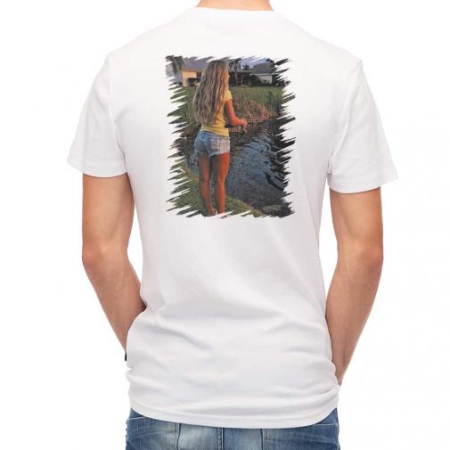 【Tシャツ】ルアーフィッシングを楽しむ女性