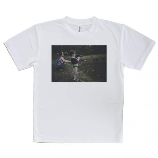 【Tシャツ】釣りをする少年