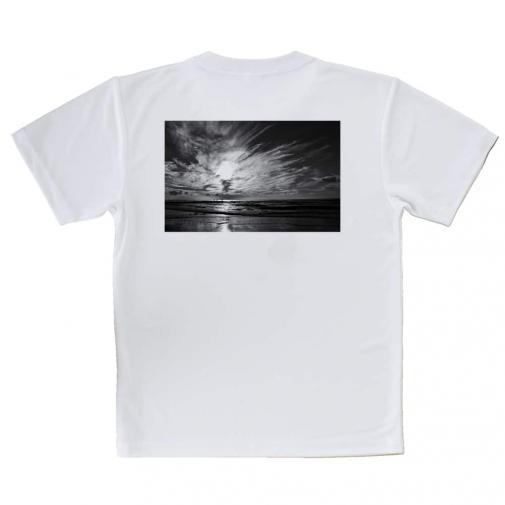 【Tシャツ】白黒の海岸